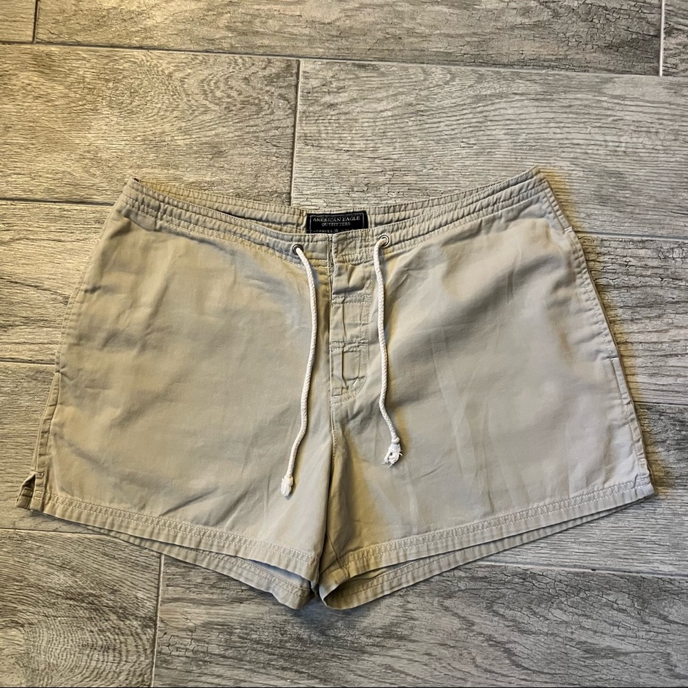 American Eagle Outfitters Kahki Shorts Sz 8